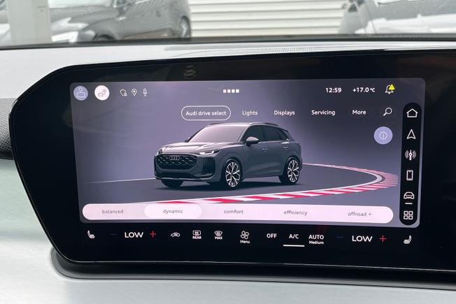 AUDI Q3 Photo 23