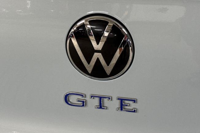VOLKSWAGEN Golf Photo 37