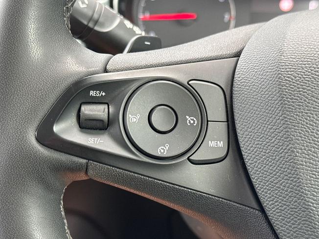 VAUXHALL Corsa Photo 16