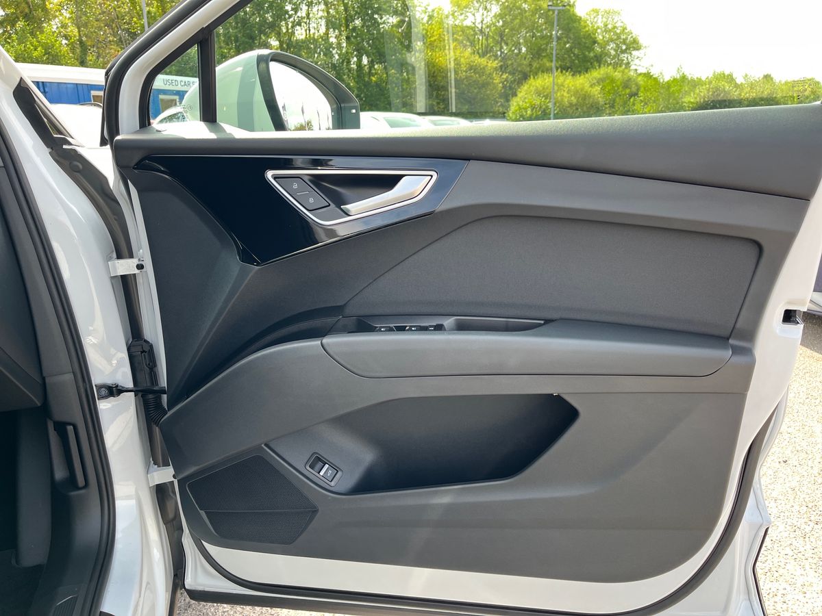Audi Q4 e-tron Photo 26