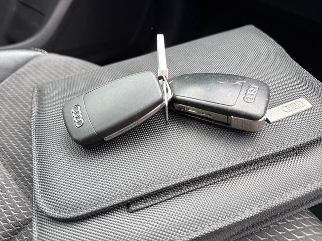 AUDI Sq2 Photo 41