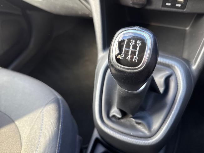 HYUNDAI i10 Photo 32
