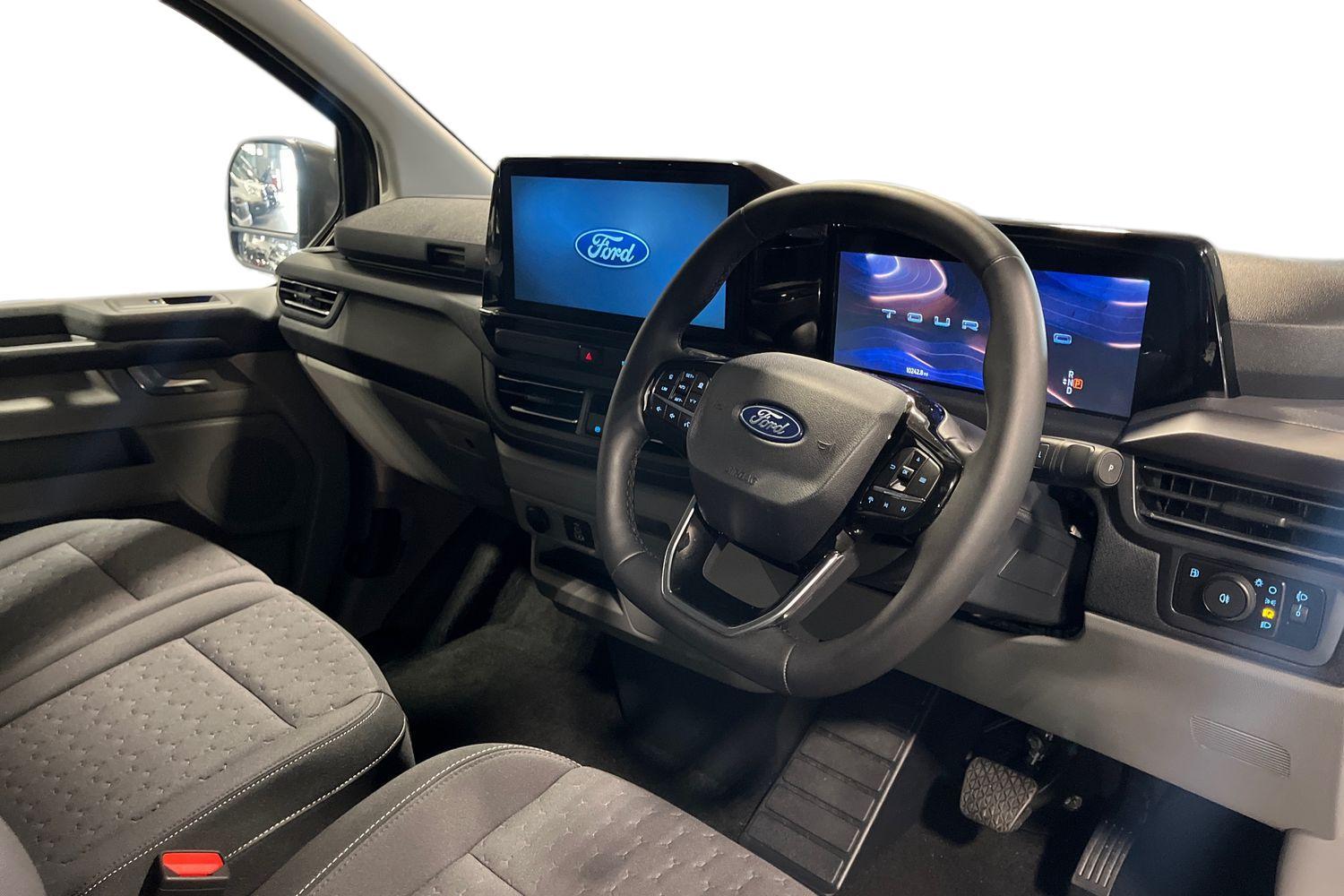 Ford TOURNEO CUSTOM Photo 13