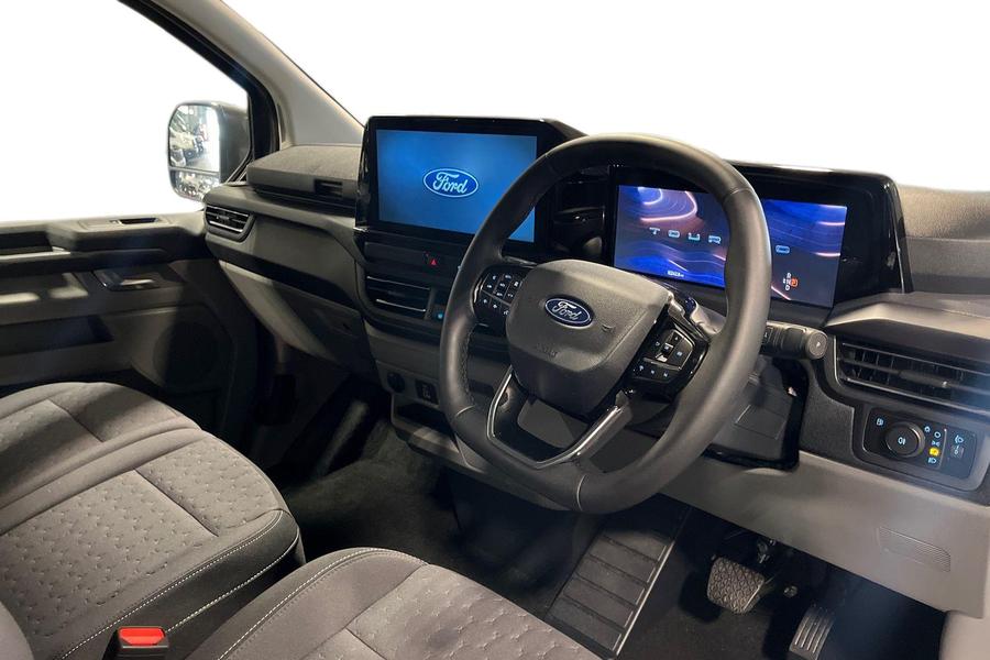 Ford TOURNEO CUSTOM Photo autoimg-f783e693be6e02f9bdd22ce480352a29413a9324.jpg