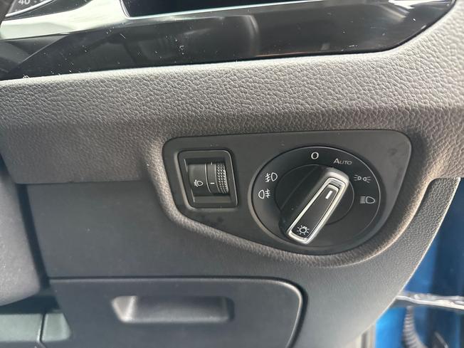 VOLKSWAGEN Touran Photo 29