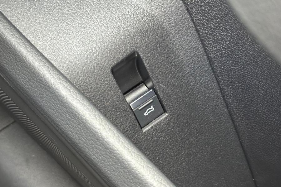 Audi E-TRON Photo autoimg-f78563717913eddb018b29e2a57c64df3e8f2763.jpg