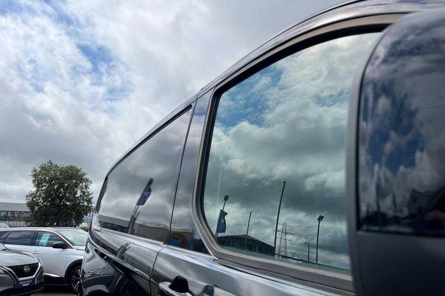 Used Ford TRANSIT CUSTOM KMZ9872 26