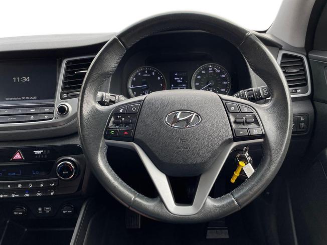HYUNDAI Tucson Photo 11