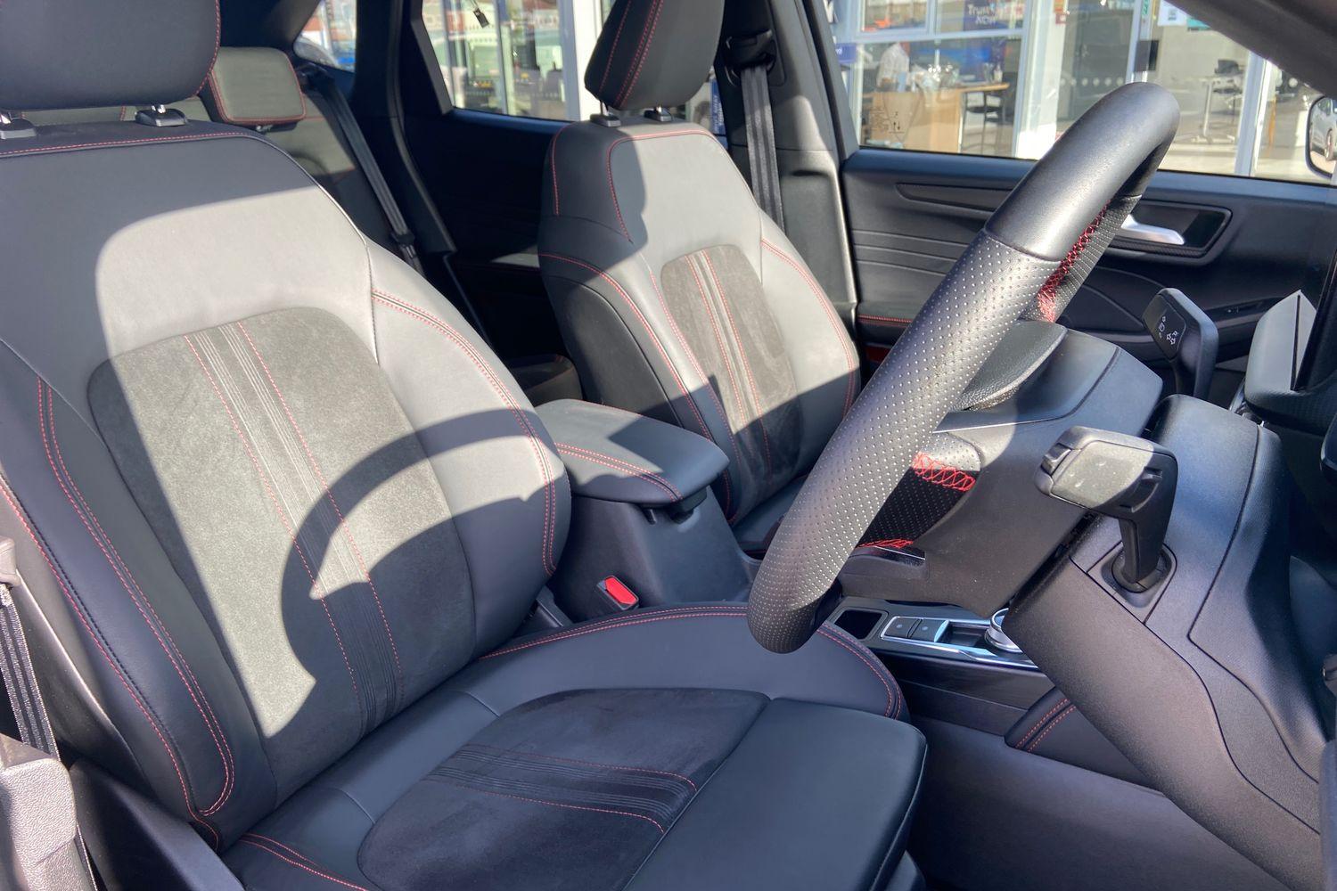 Ford KUGA Photo 16