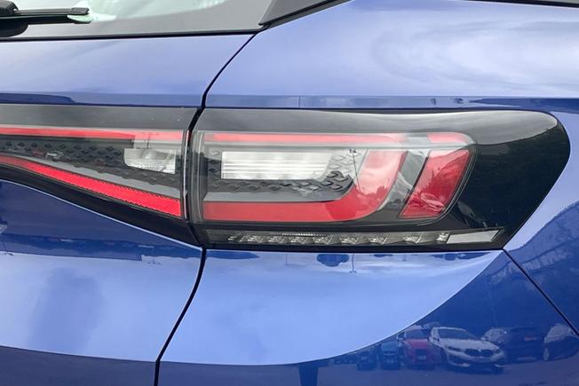 VOLKSWAGEN ID.4 Photo 18