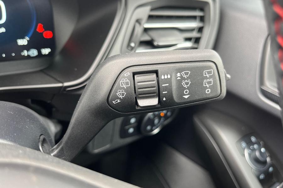 Ford FOCUS Photo autoimg-f78a8db04d87f3787019d9c3952830f0e4e2724d.jpg