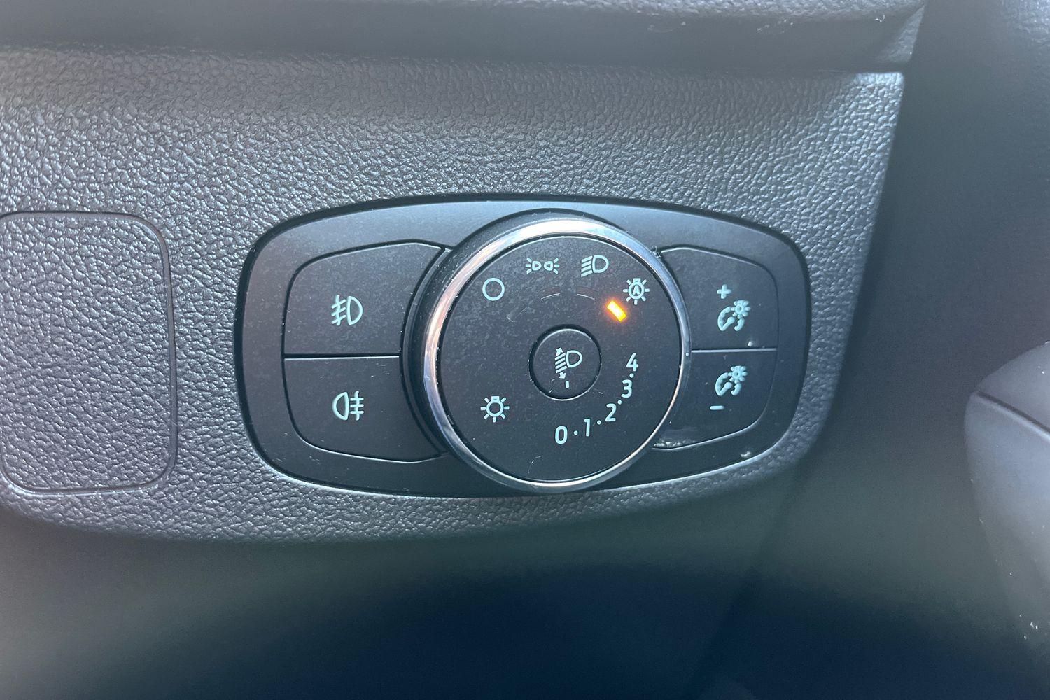 Ford FOCUS Photo 31
