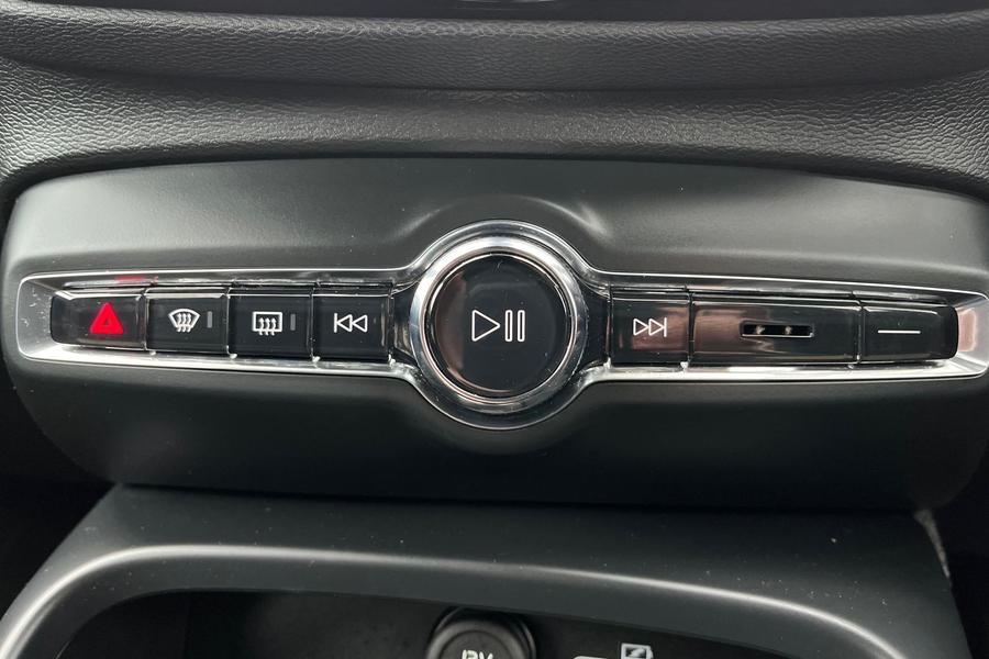 Volvo XC40 Photo autoimg-f78ee6465597e642d9d91fb92efa51a3a92c36a4.jpg