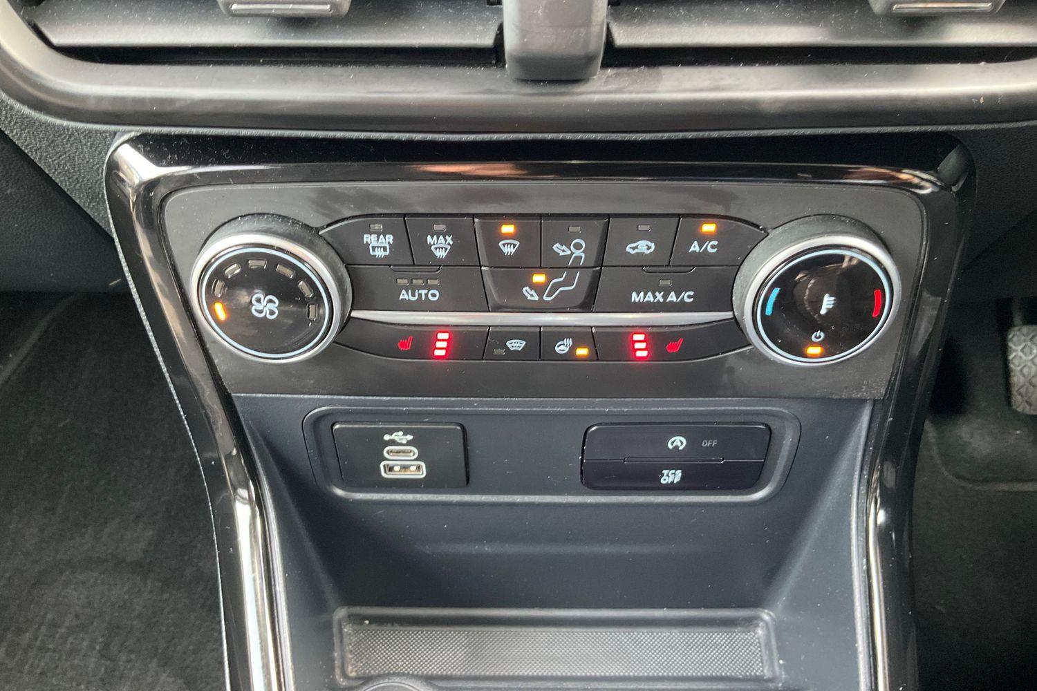 Ford EcoSport Photo 28