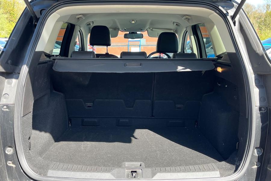 Ford Kuga Photo autoimg-f791b98aa40e573617f65c08def6e3bef82cf3cd.jpg