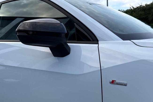 Audi Q2 Photo 21