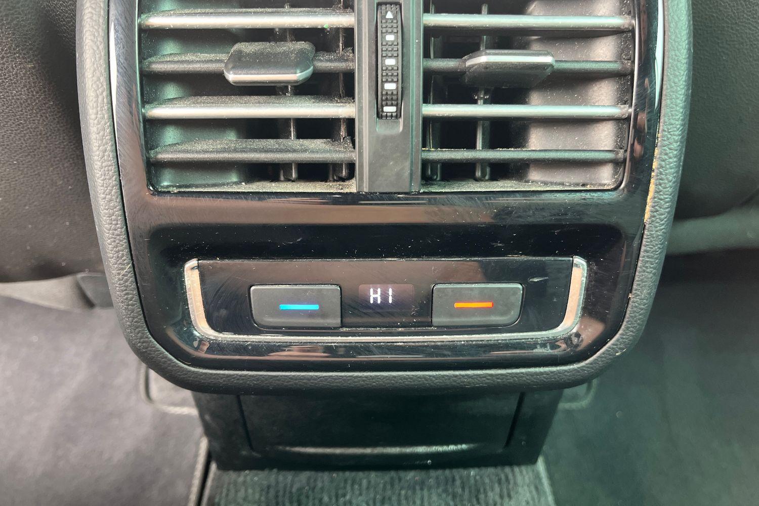 Volkswagen PASSAT Photo 24