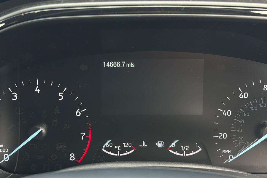 Ford FOCUS Photo autoimg-f799641cf49a01c9d1461421b4fa7b57afde624e.jpg