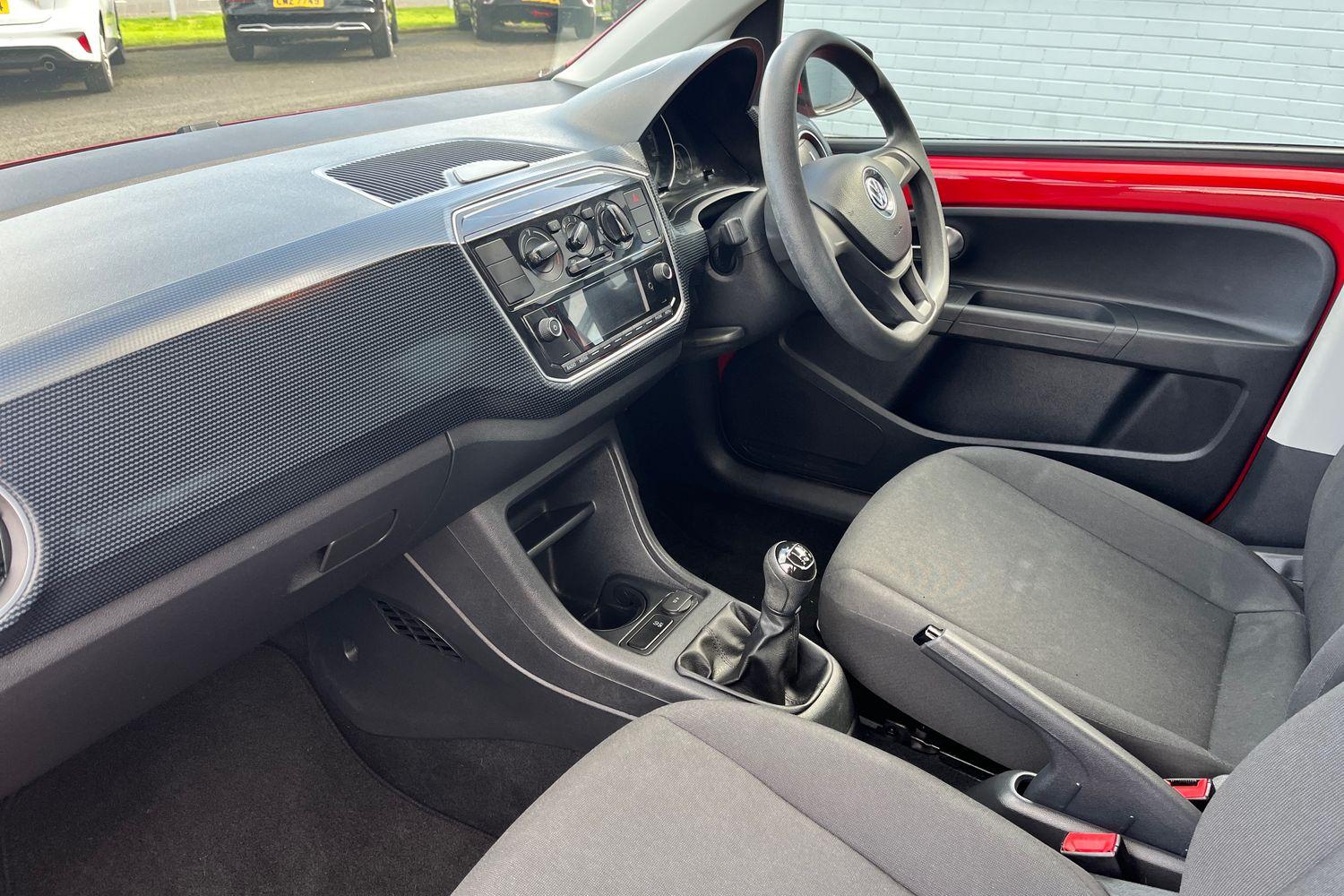 Volkswagen UP Photo 17
