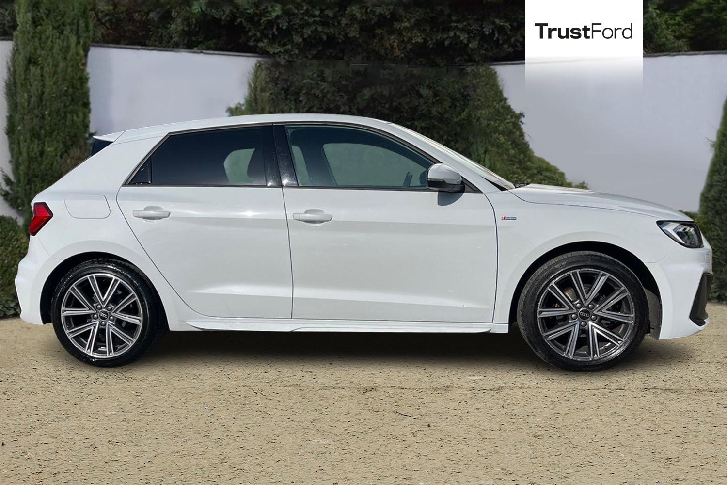 Audi A1 Photo 2