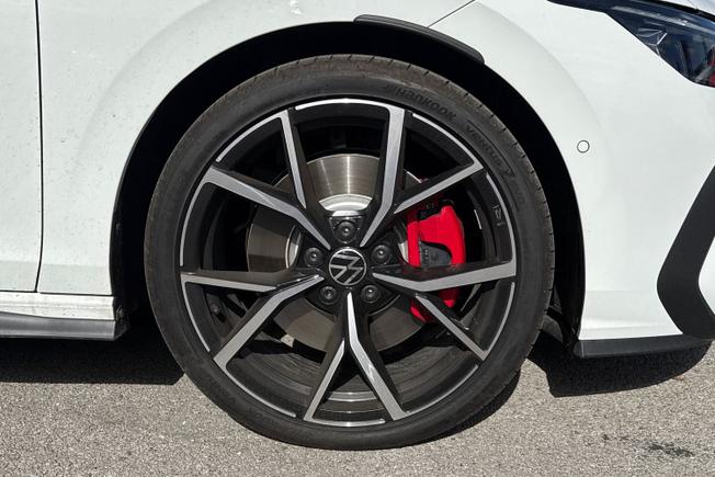 VOLKSWAGEN Golf Photo 5
