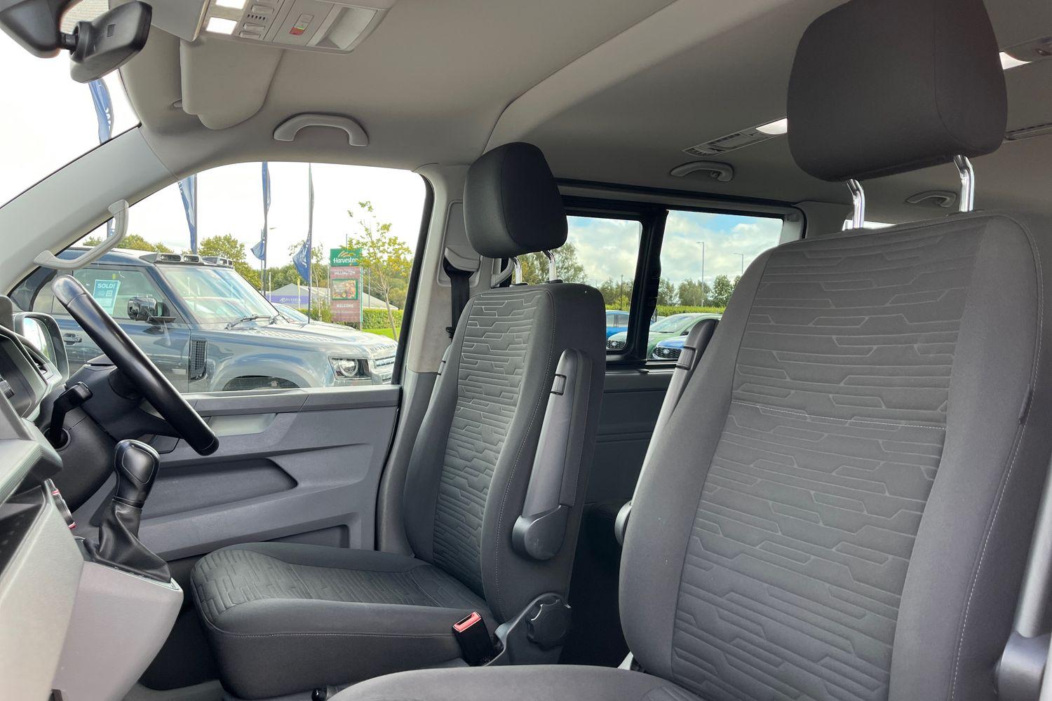 Volkswagen Transporter Shuttle Photo 18