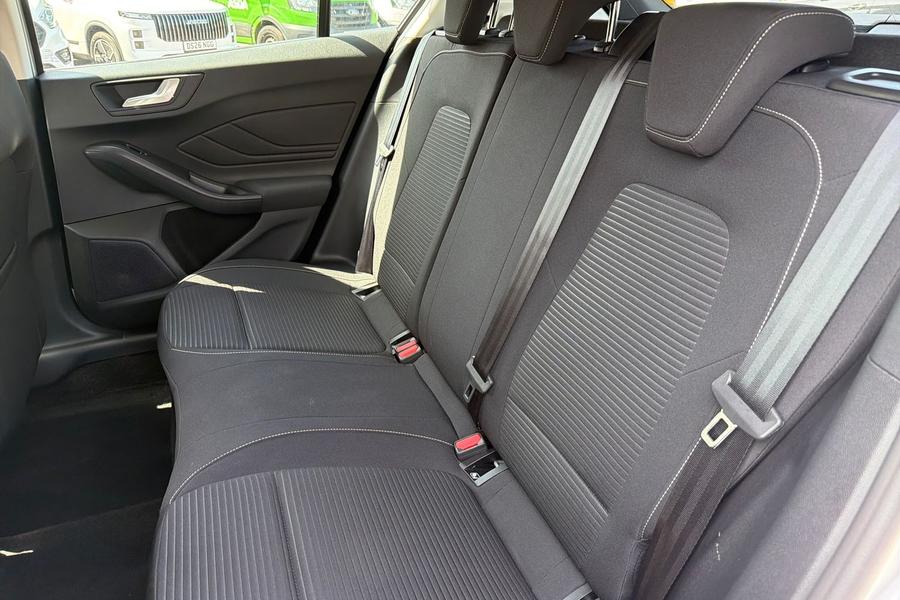 Ford FOCUS Photo autoimg-f79efae5e47799f15f04fab4ff67e41c0a86dc0c.jpg