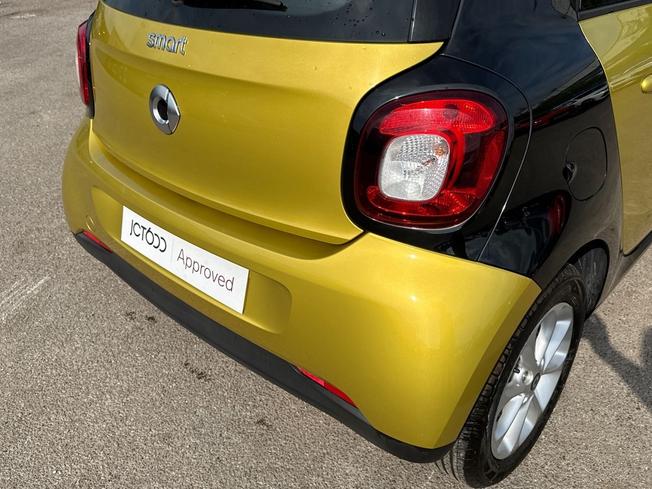 SMART ForFour Photo 22