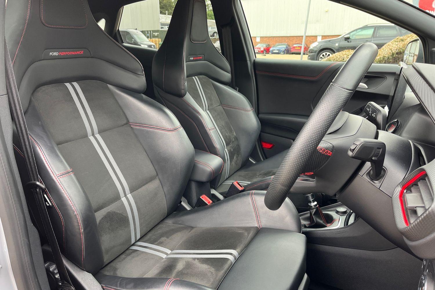 Ford Puma Photo 16