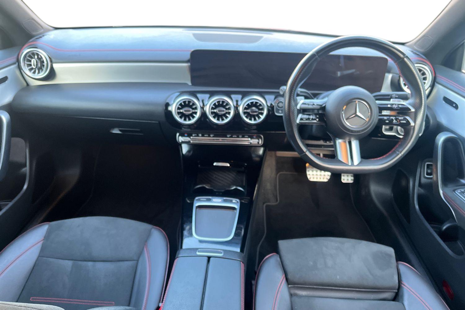 Mercedes-Benz CLA Photo 9