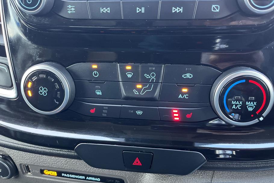 Used Ford TRANSIT CUSTOM YM70PUO 18