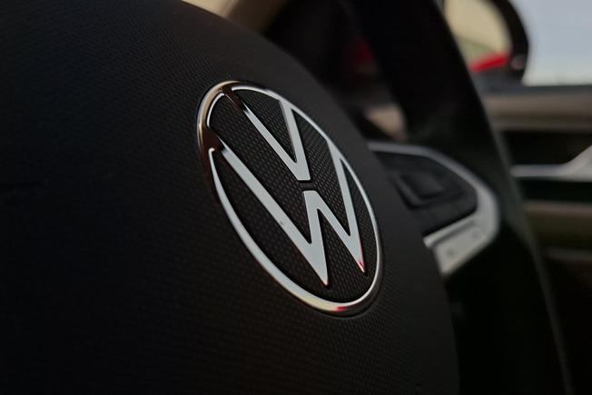 VOLKSWAGEN T-Roc Photo 25