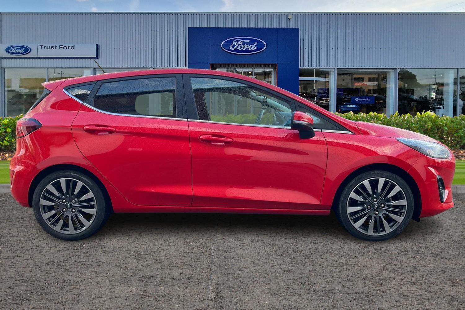 Ford Fiesta Photo 2