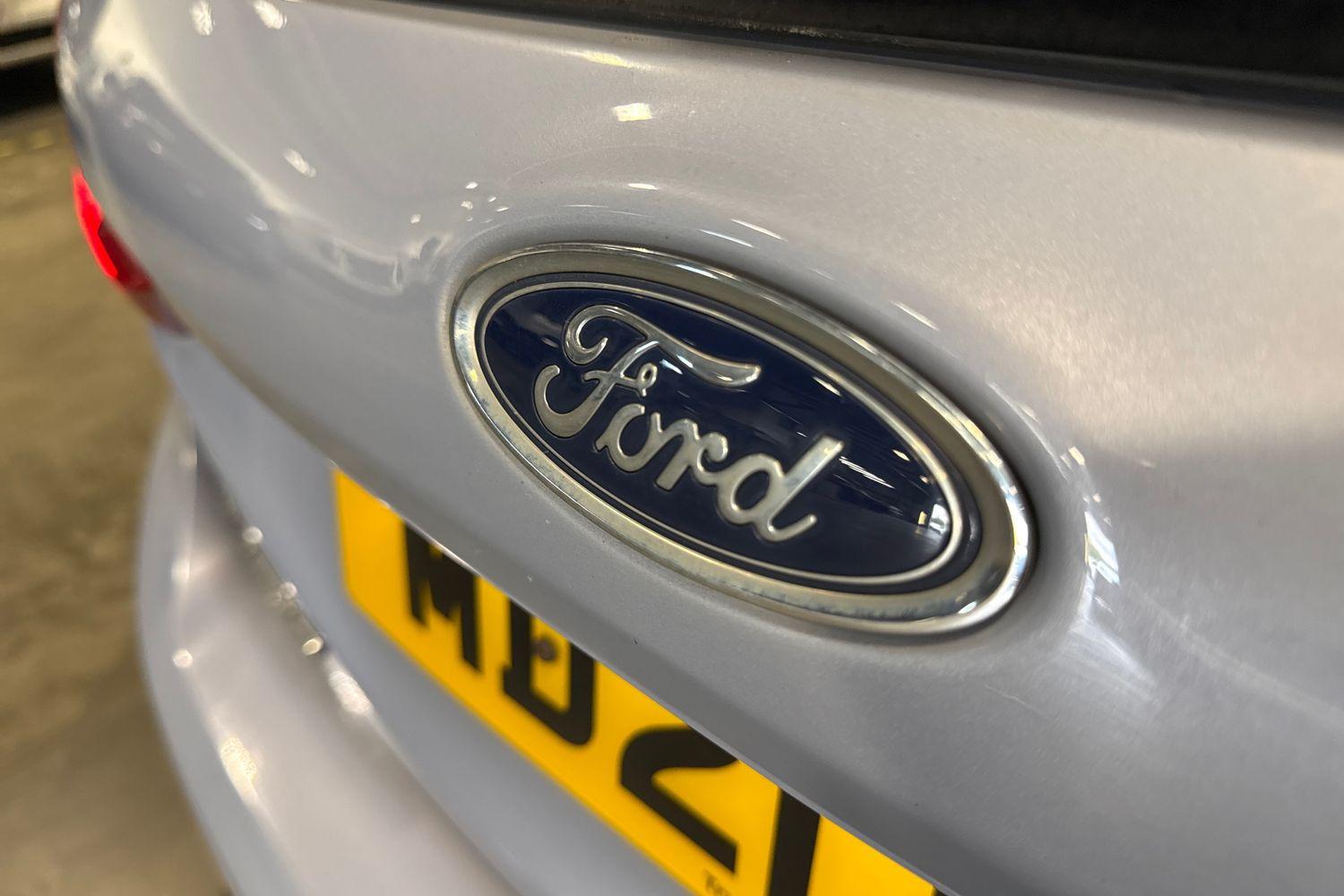 Ford FIESTA Photo 40