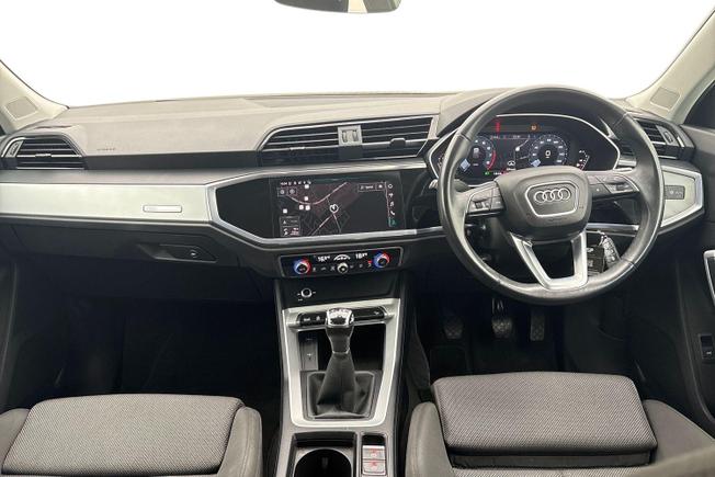 AUDI Q3 Photo 10