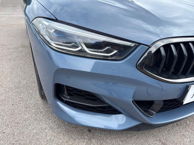 BMW 8 Series Photo 32