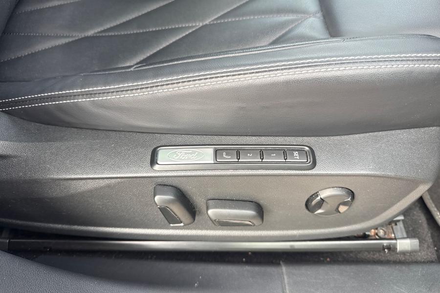 Ford Explorer Photo autoimg-f7c83ad85e3fc626214a601f553f46b7e66cf4db.jpg