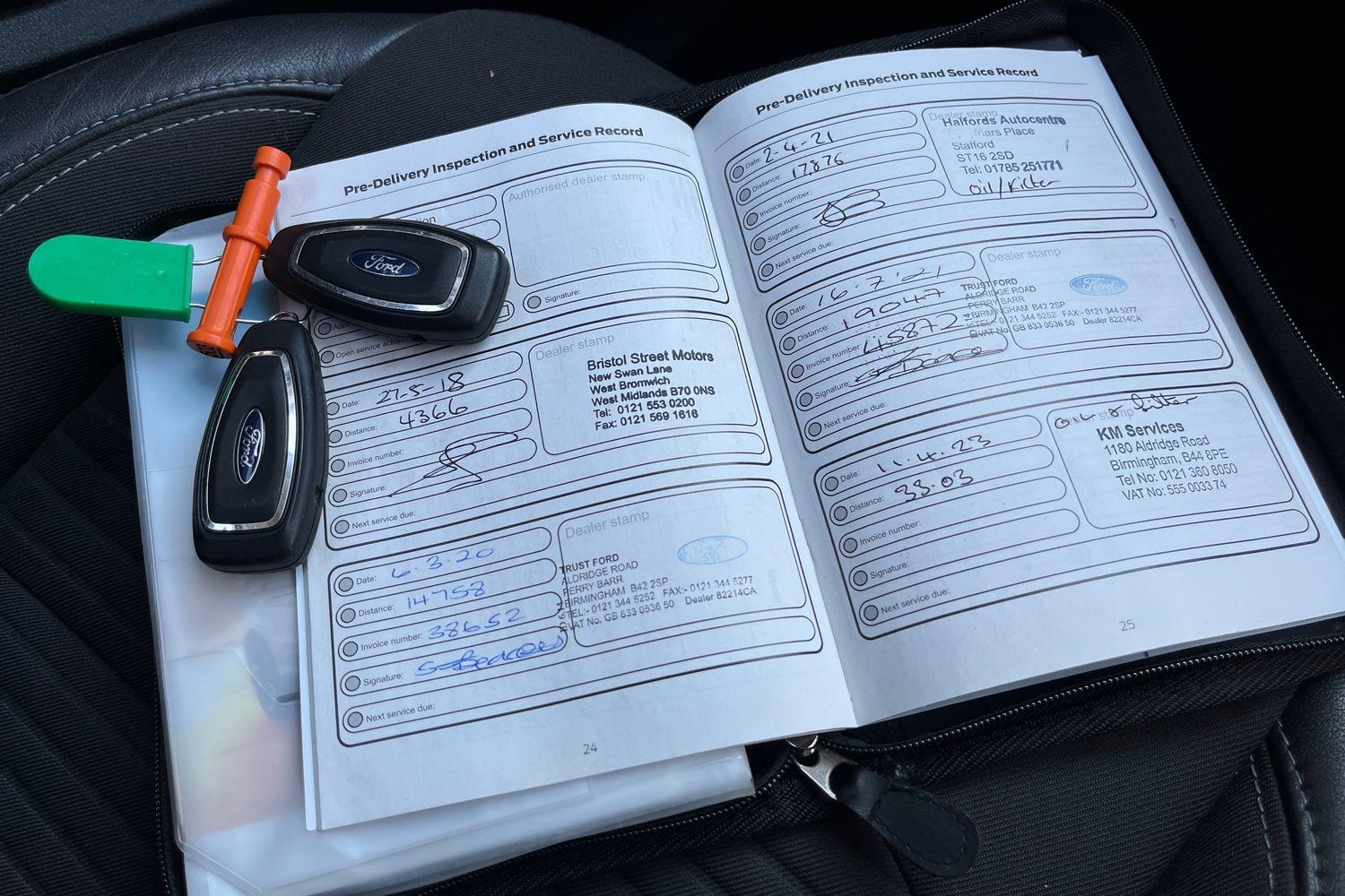 Ford KUGA Photo 21