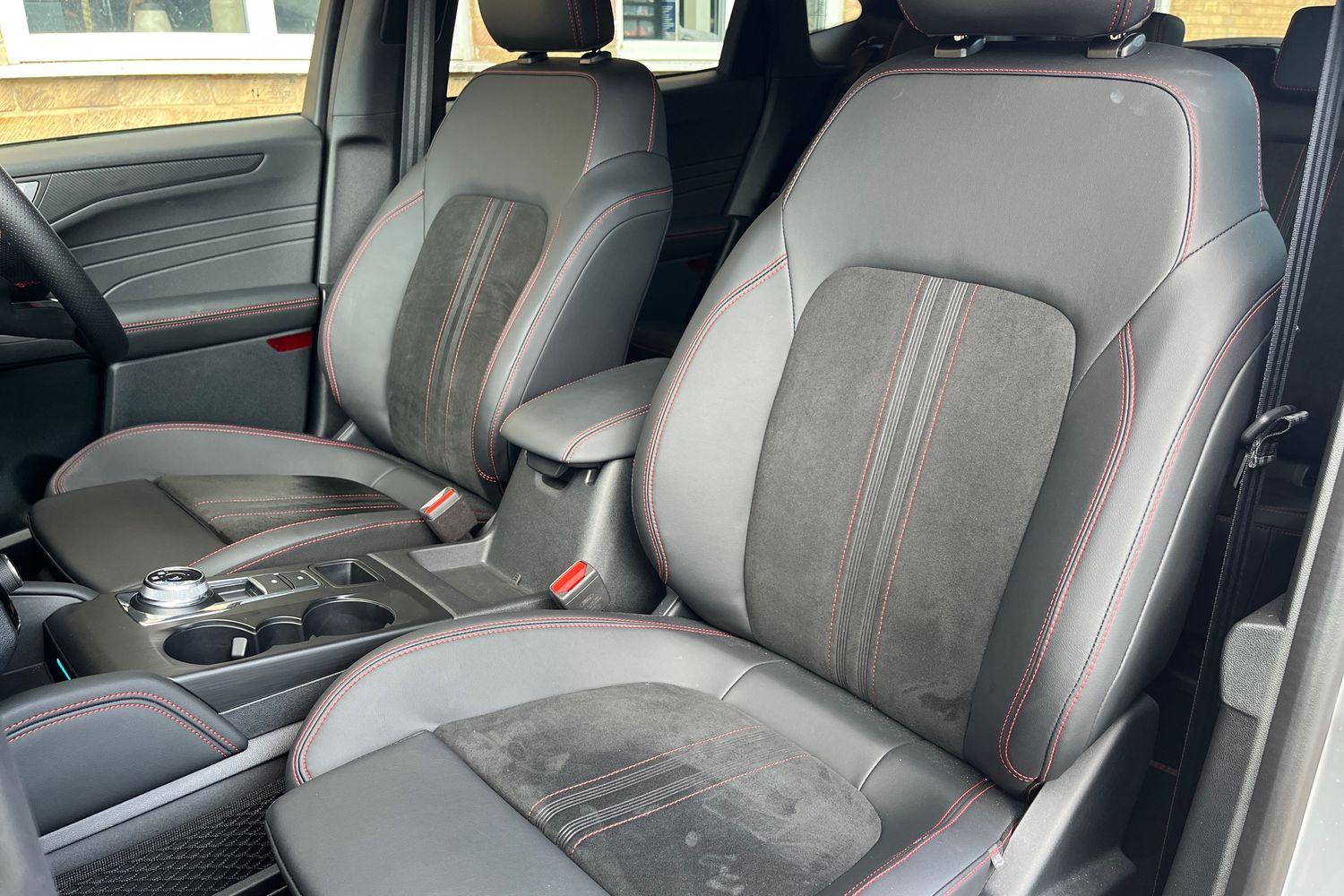 Ford KUGA Photo 18
