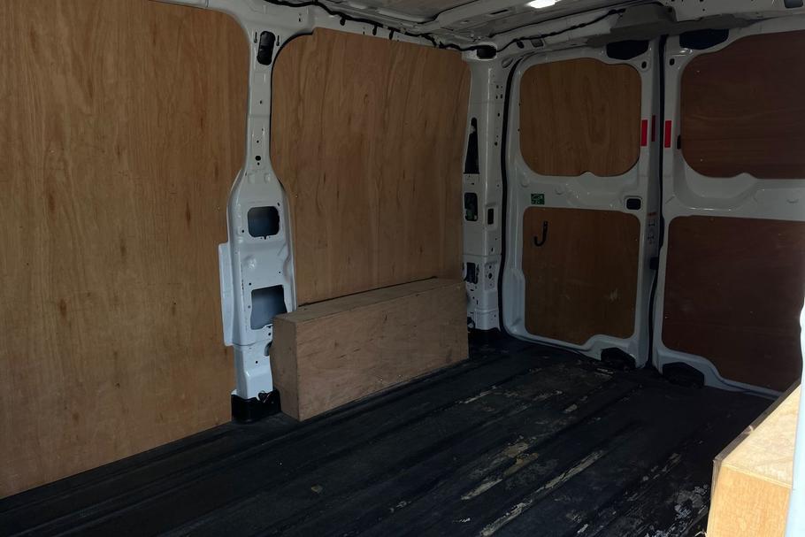 Used Ford TRANSIT CUSTOM DL24BYC 4