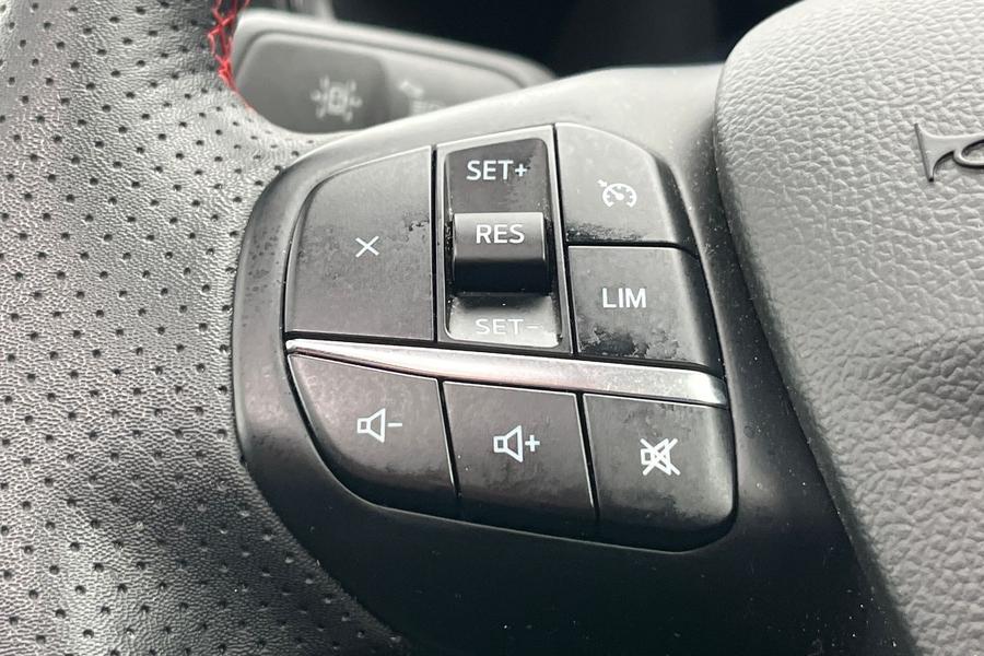 Ford Kuga Photo autoimg-f7d2e6cd592fa24021247a10a12d57b5b677d93a.jpg