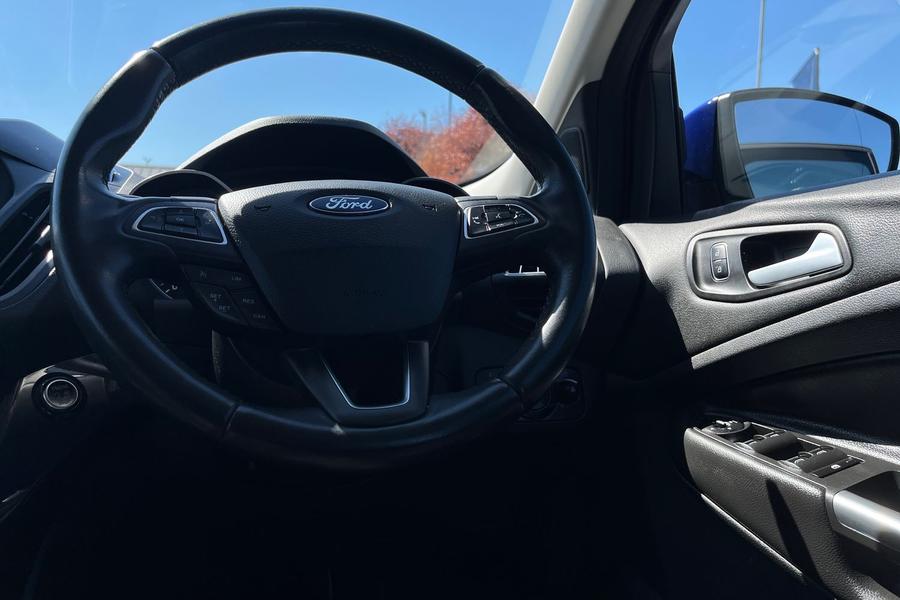 Ford KUGA Photo autoimg-f7d4e3f319b7ca038e5babf3381bbb05f35a44d7.jpg