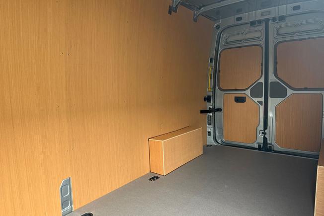 VOLKSWAGEN CRAFTER Photo 9
