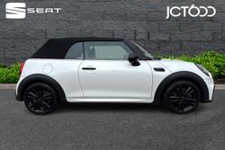 MINI Convertible Photo 4
