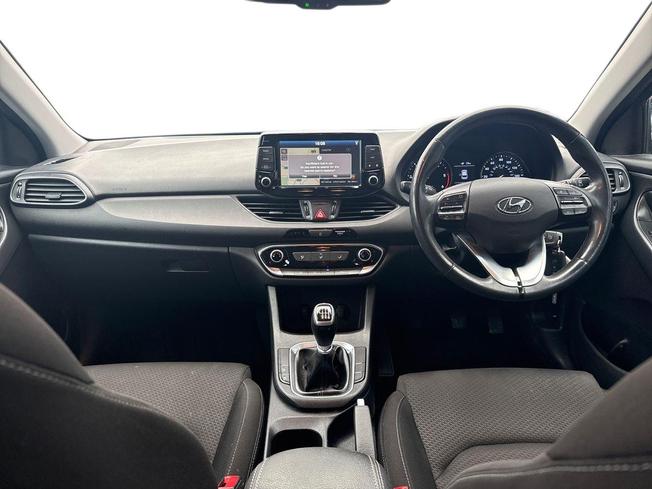 HYUNDAI i30 Photo 10