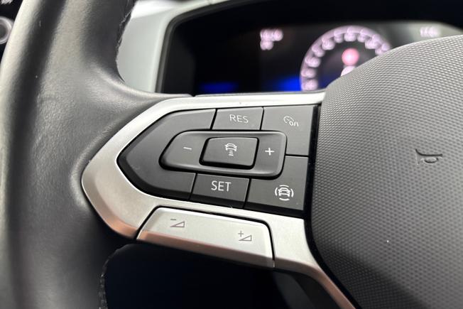 VOLKSWAGEN T-Roc Photo 16