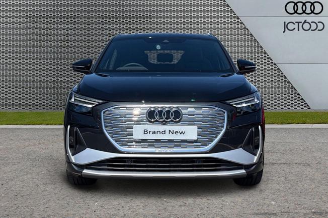 AUDI  Q4 Photo 8
