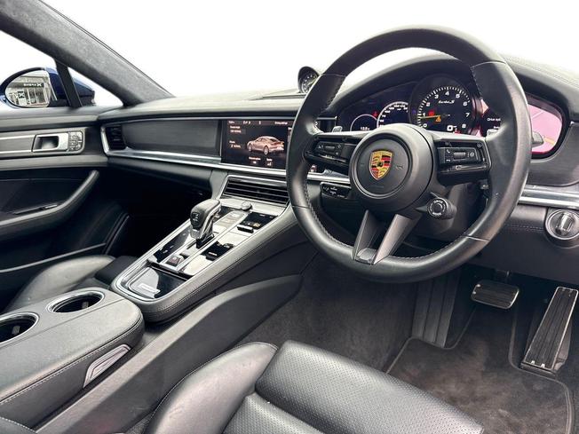 PORSCHE Panamera Photo 6