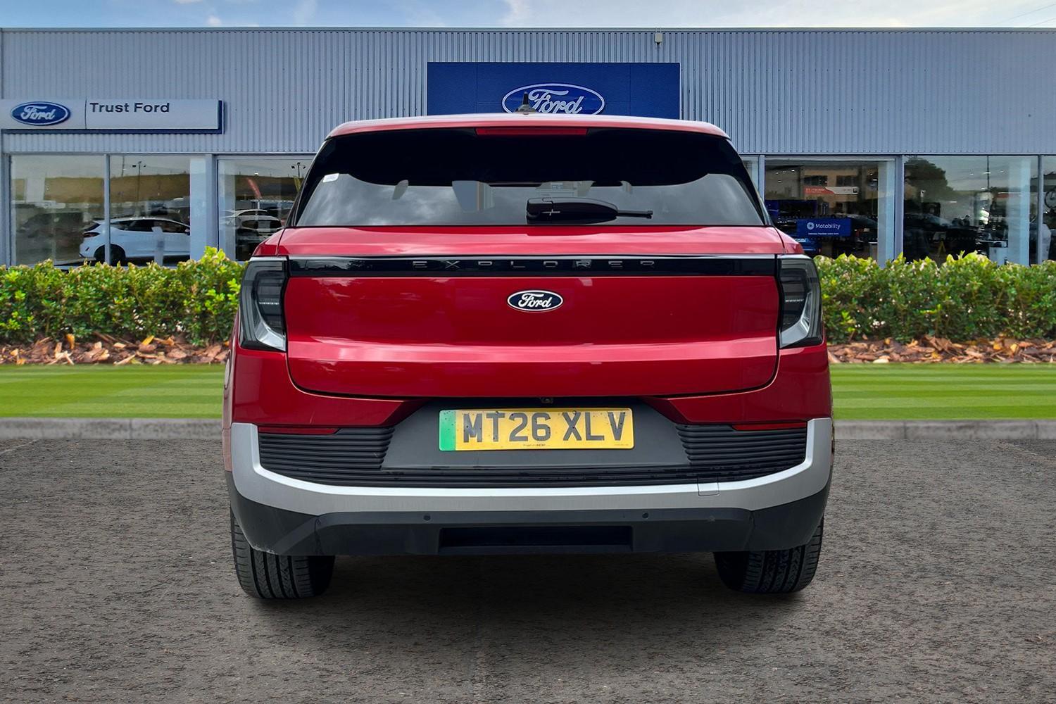 Ford EXPLORER Photo 6