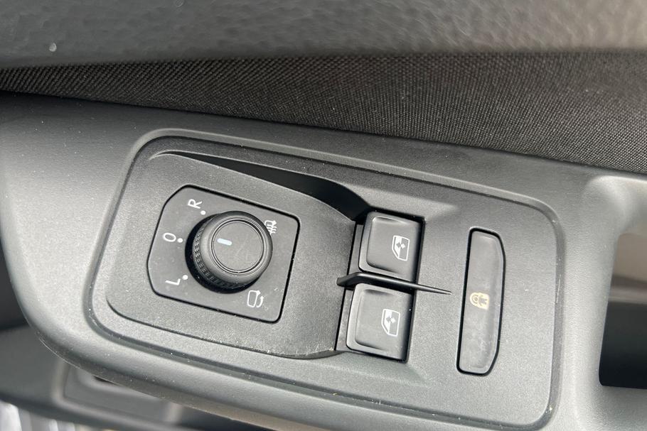Used FORD TRANSIT CONNECT LO25AWG 28